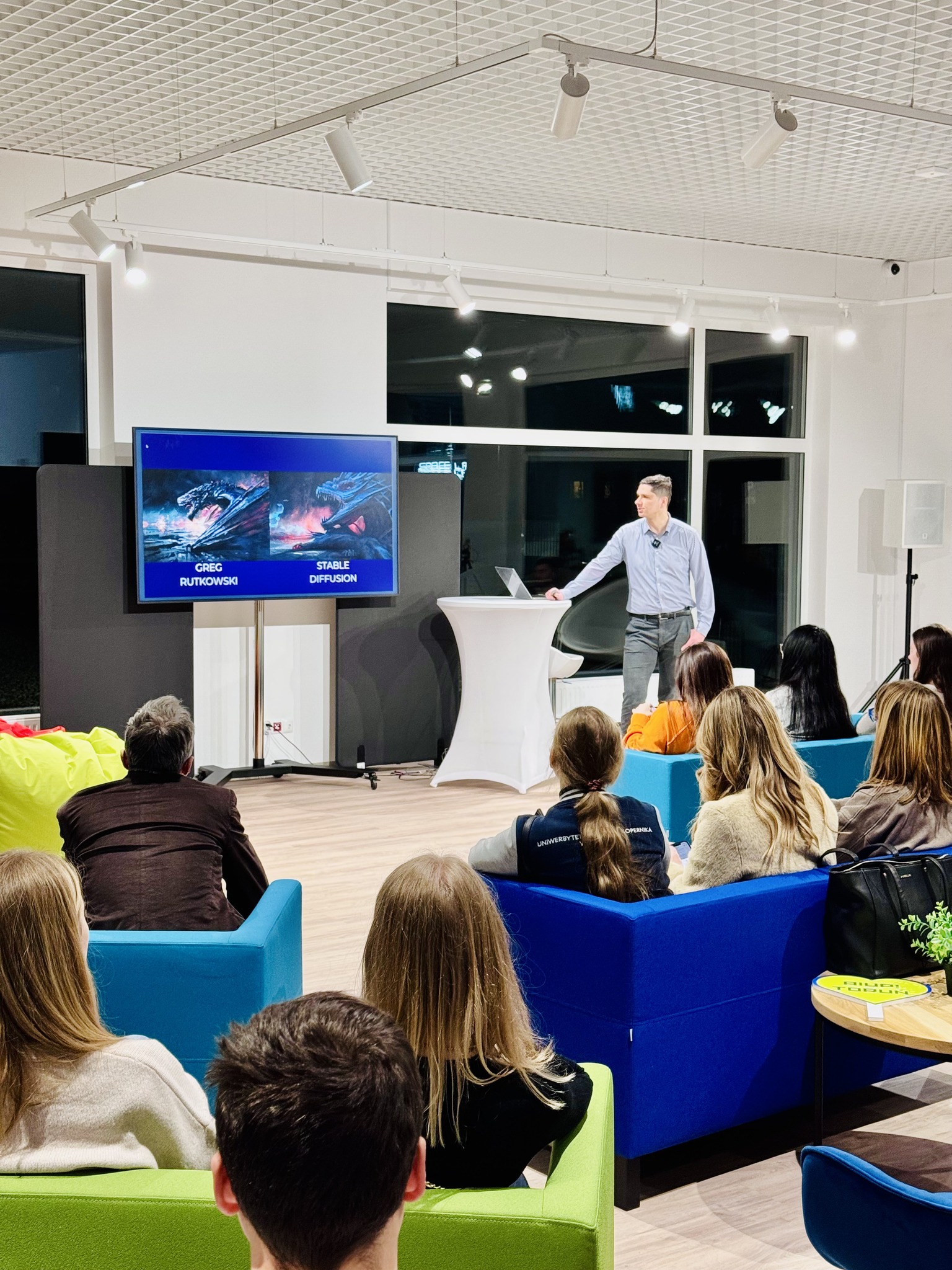 Prelegent na scenie #AIUPMEETING #2 — druga prelekcja