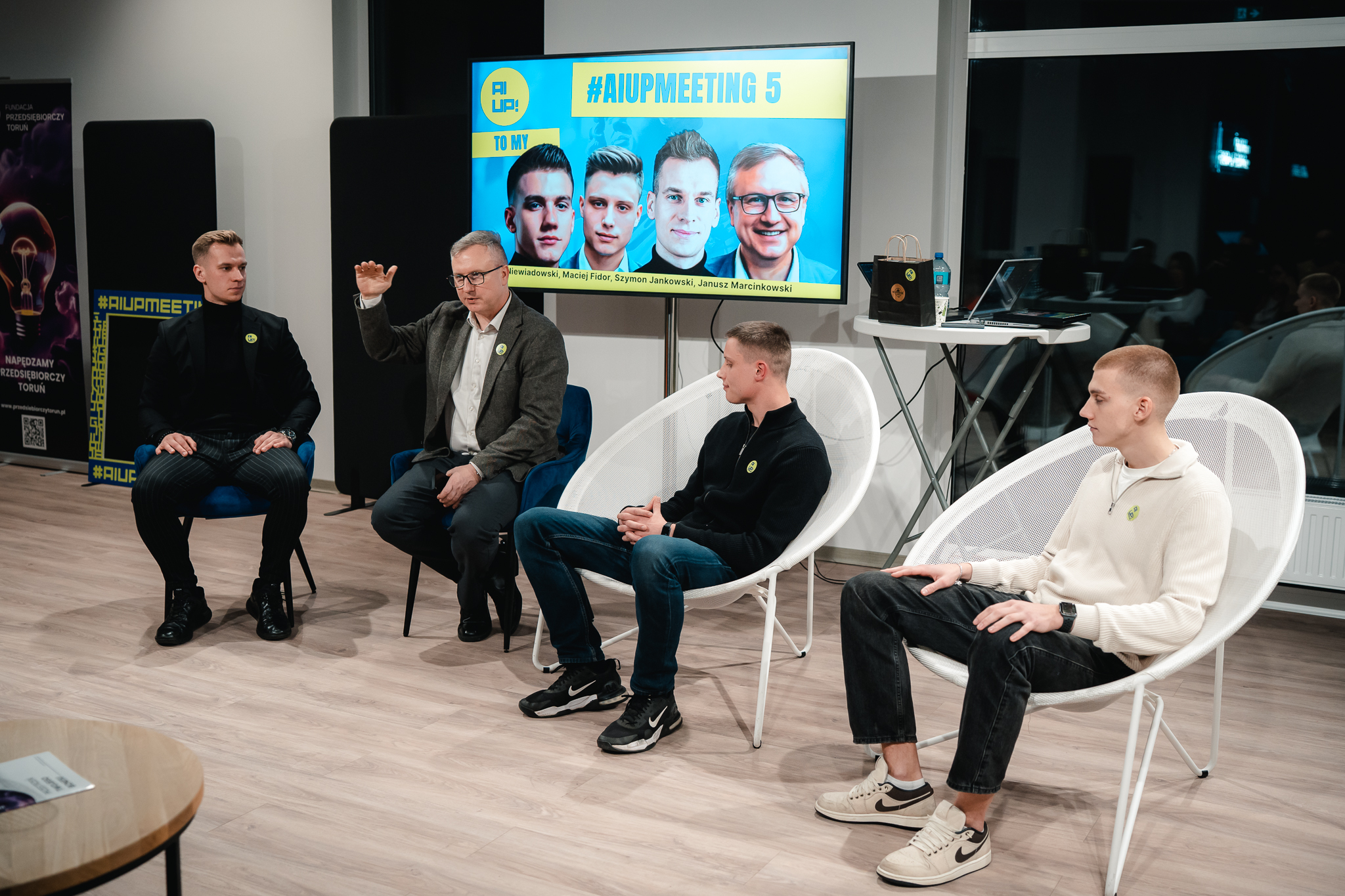 Panel dyskusyjny #AIUPMEETING #5 — rozmowa o AI w biznesie