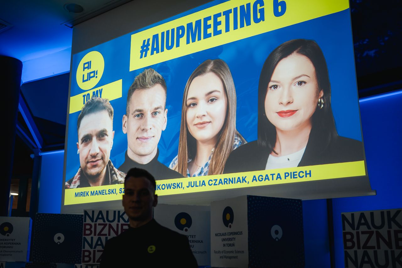 Prezentacja na scenie #AIUPMEETING #6 — WNEiZ UMK Toruń